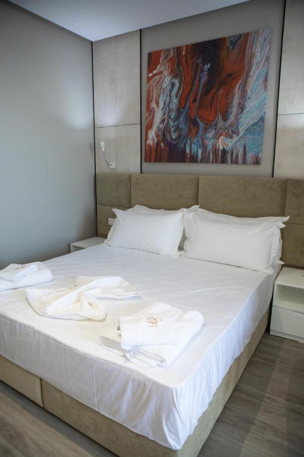 Hotel เคพาโร ภายนอก รูปภาพ